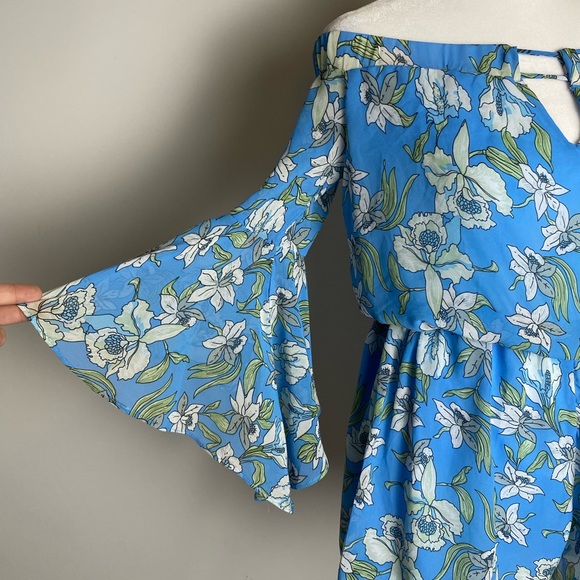 Lulu’s Stay Sweet Light Blue Floral Print Off-the-Shoulder Romper size S - Picture 3 of 10